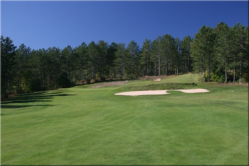 Chestnut Hills Golf signature hole #15 green approach